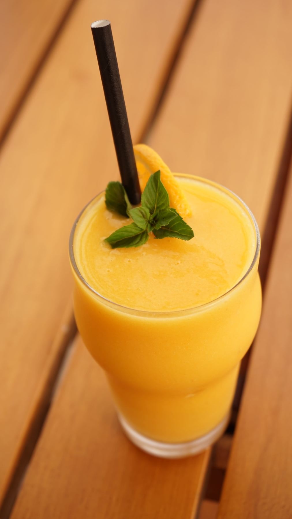 Jugo de mango con menta